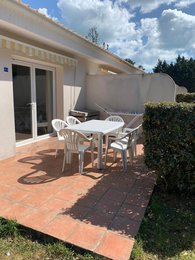 Maisonnette La Coti H5 Avec Piscine Interieure Chauffee, A 400 M De La Plage Et Menage De Fin Sejour Compris Saint-Georges-d'Oleron Exterior foto