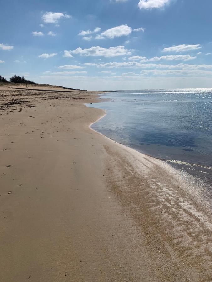 Maisonnette La Coti H5 Avec Piscine Interieure Chauffee, A 400 M De La Plage Et Menage De Fin Sejour Compris Saint-Georges-d'Oleron Exterior foto